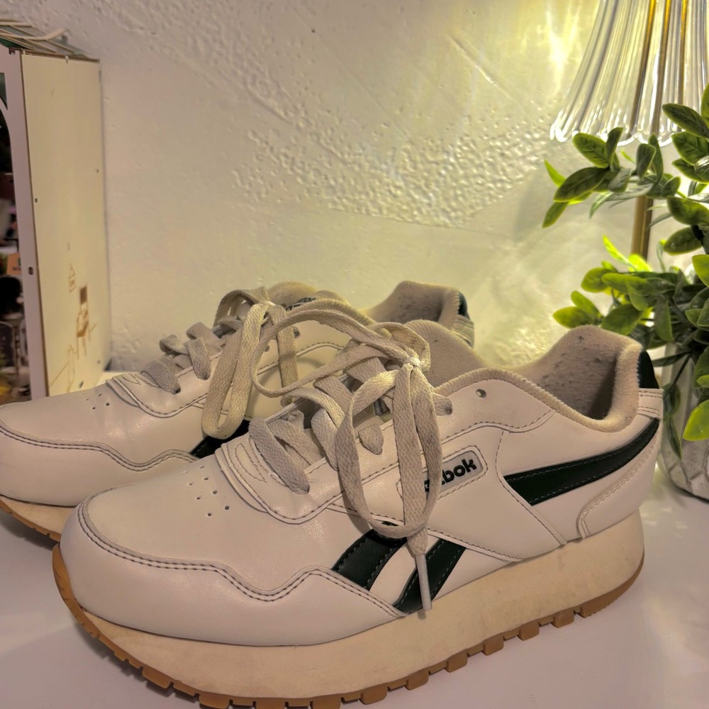 Reebok Classic White and Forest Green Traniers